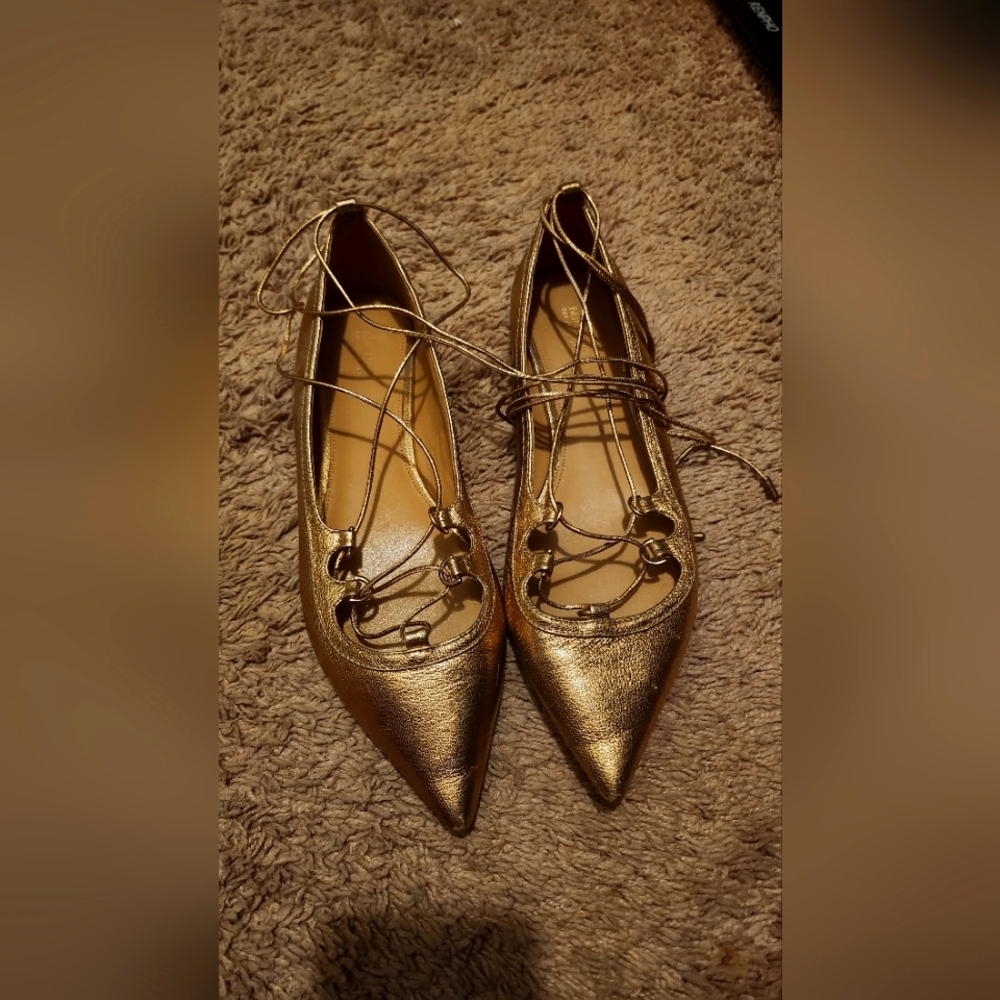 MK golden flats